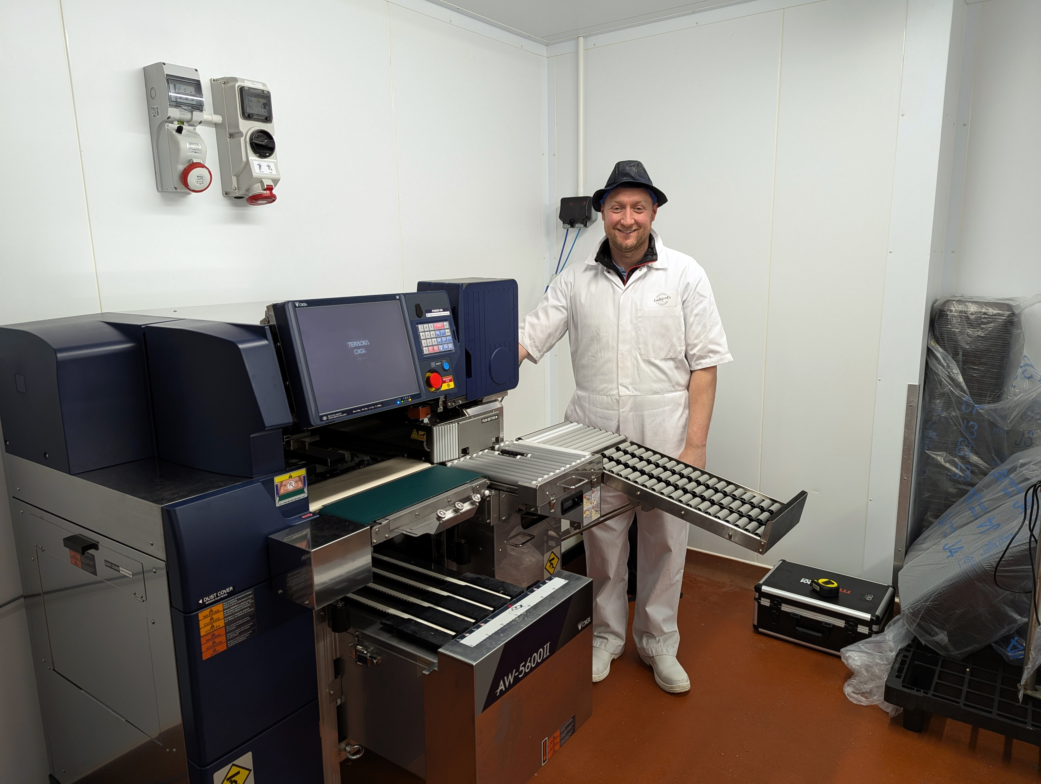 Aページ AW-5600ATII Linerless T&B Case Studies AW Lashford & Sons | DIGI